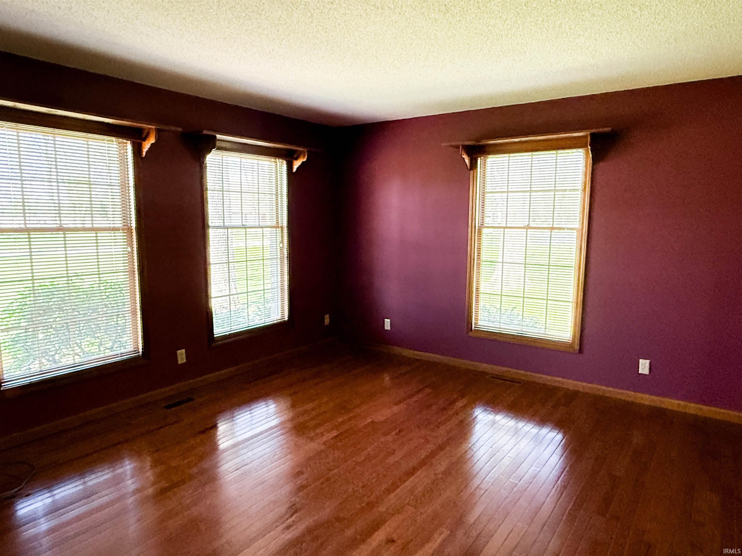 971 South Prairiewood Drive Rochester, IN 46975 - Photo 8 of 32