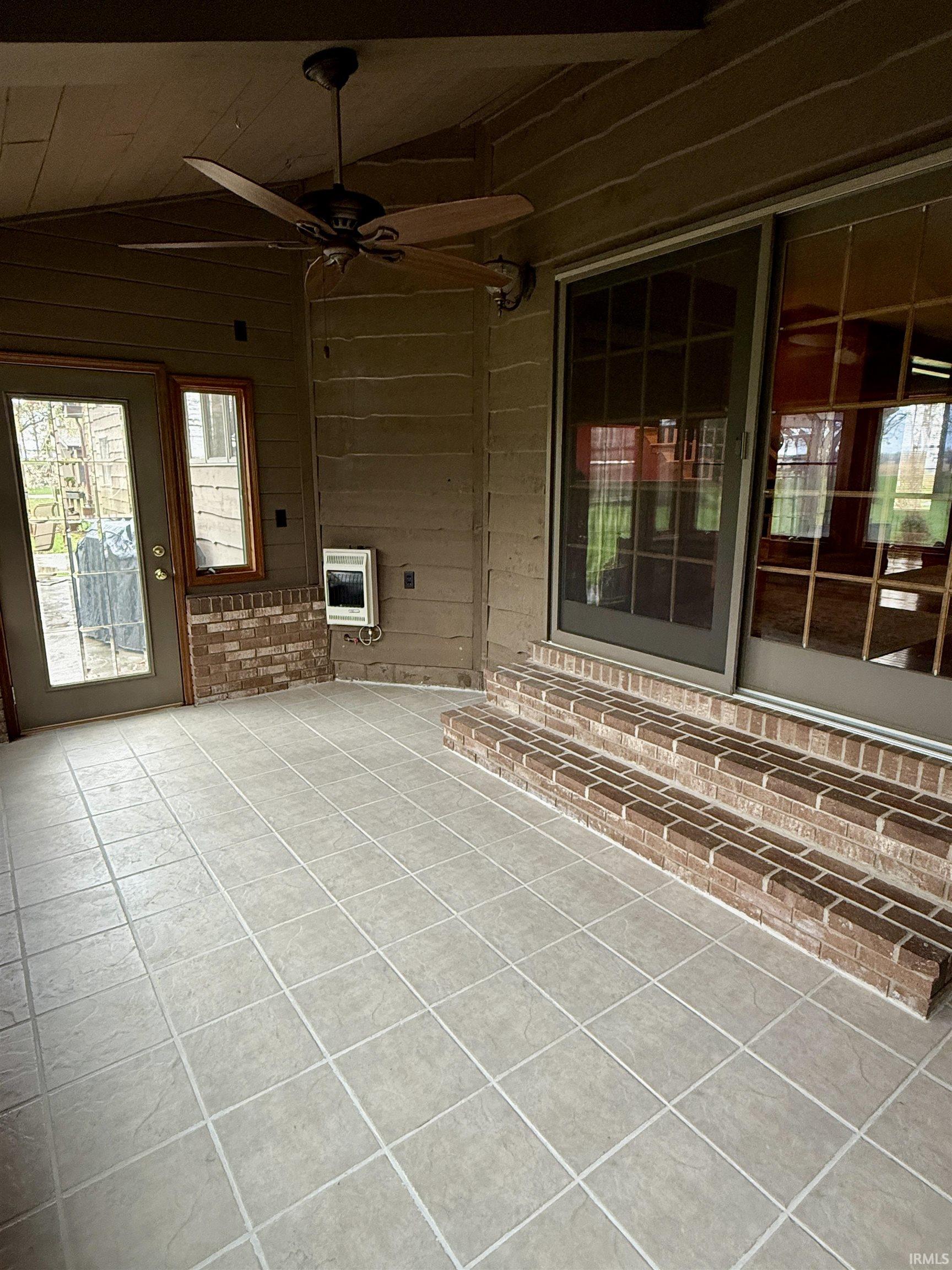 971 South Prairiewood Drive Rochester, IN 46975 - Photo 10 of 34