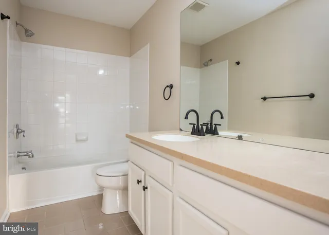 $465,000 | 196 East Pembrooke Drive, Smyrna, DE 19977