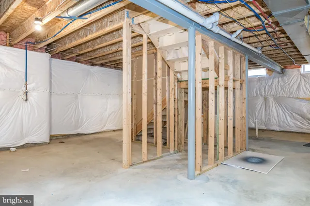 $465,000 | 196 East Pembrooke Drive, Smyrna, DE 19977