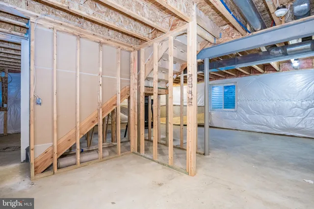 $465,000 | 196 East Pembrooke Drive, Smyrna, DE 19977