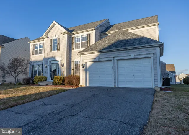 $465,000 | 196 East Pembrooke Drive, Smyrna, DE 19977
