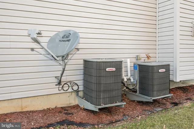 $465,000 | 196 East Pembrooke Drive, Smyrna, DE 19977