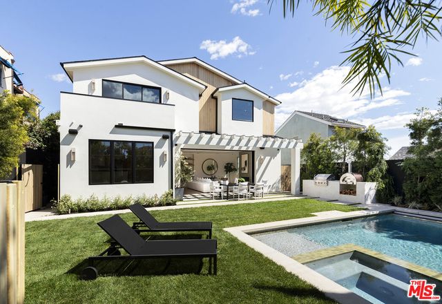 $8,360,000 | 1047 Chautauqua Boulevard, Pacific Palisades, CA 90272