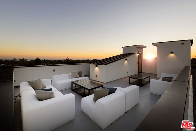 $8,360,000 | 1047 Chautauqua Boulevard, Pacific Palisades, CA 90272