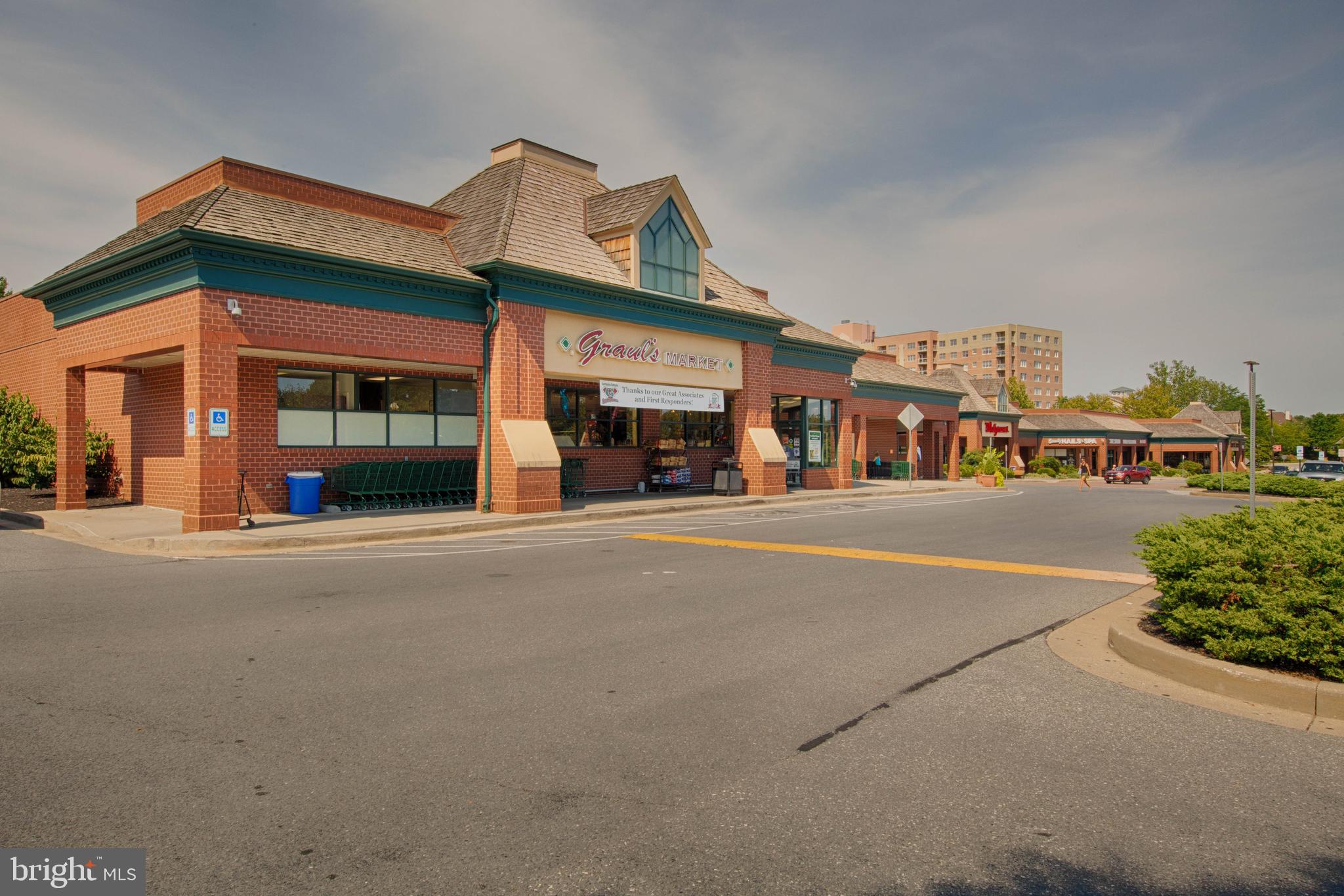 12300 Rosslare Ridge Road, Unit 404 Lutherville-Timonium, MD 21093 - Photo 29 of 33 Graul's Grocery