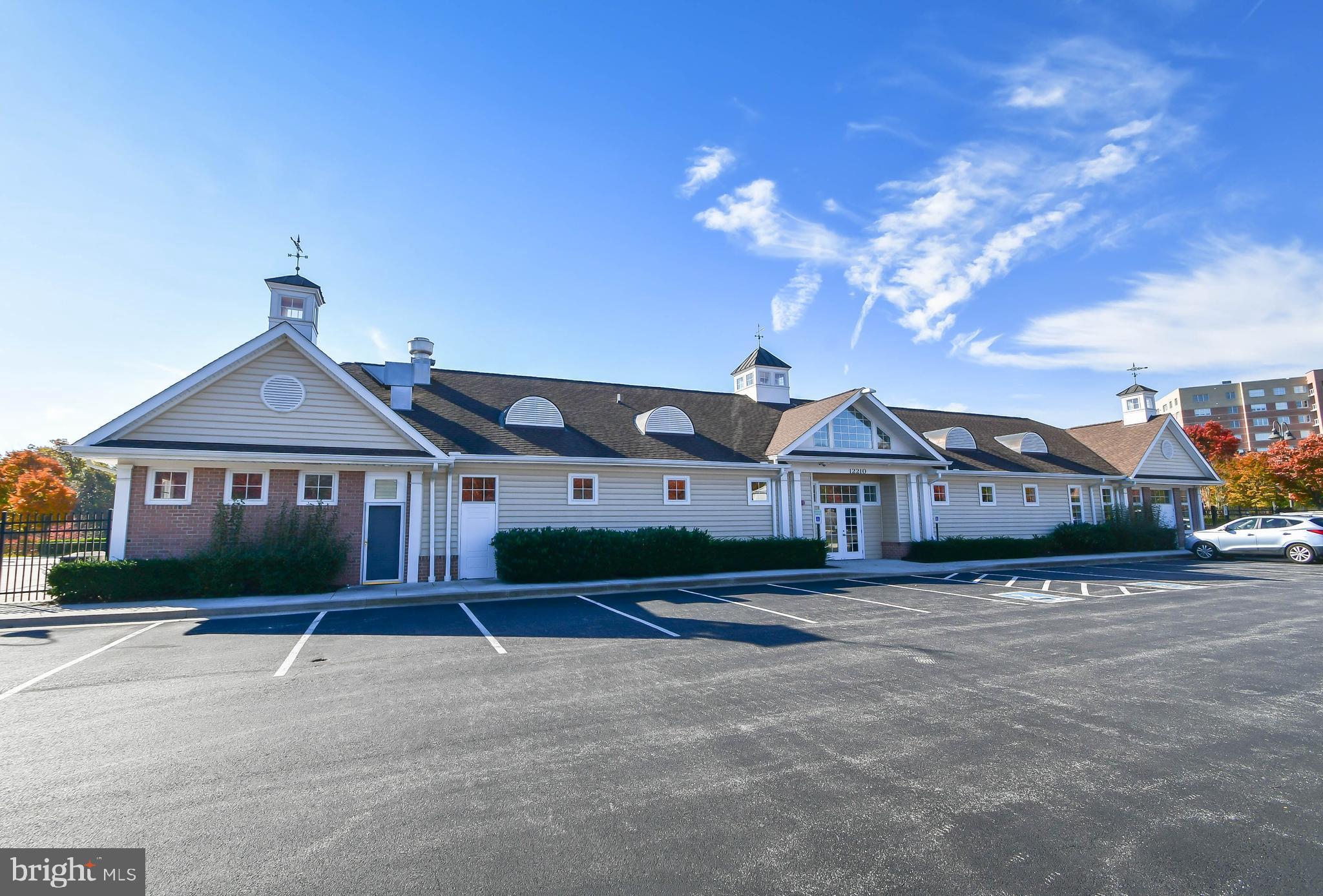 12300 Rosslare Ridge Road, Unit 404 Lutherville-Timonium, MD 21093 - Photo 31 of 33 Pool Clubhouse w/Membership