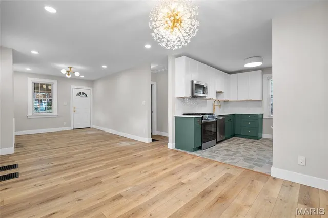 $2,450 | 2140 Princeton Place, Richmond Heights, MO 63117