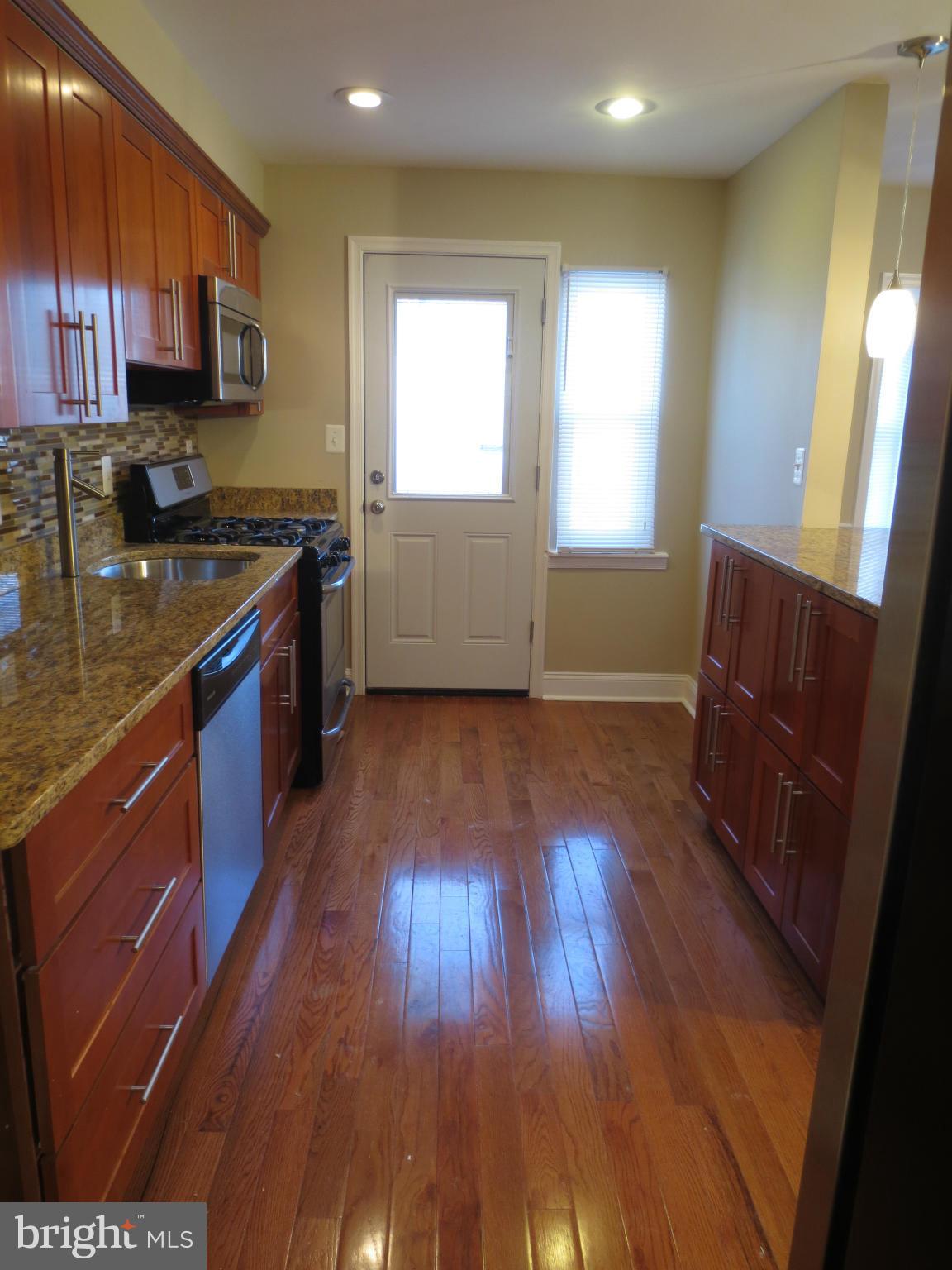 1704 Heathfield Road Baltimore, MD 21239 - Photo 2 of 28 Lots of space, Recessed Lighting