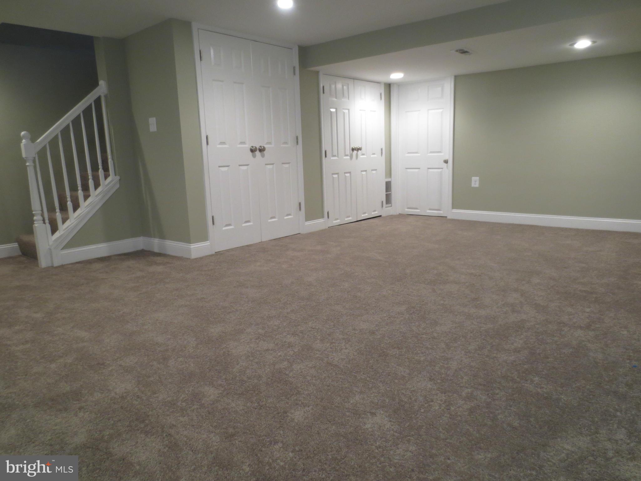 1704 Heathfield Road Baltimore, MD 21239 - Photo 17 of 28 Large Family Room