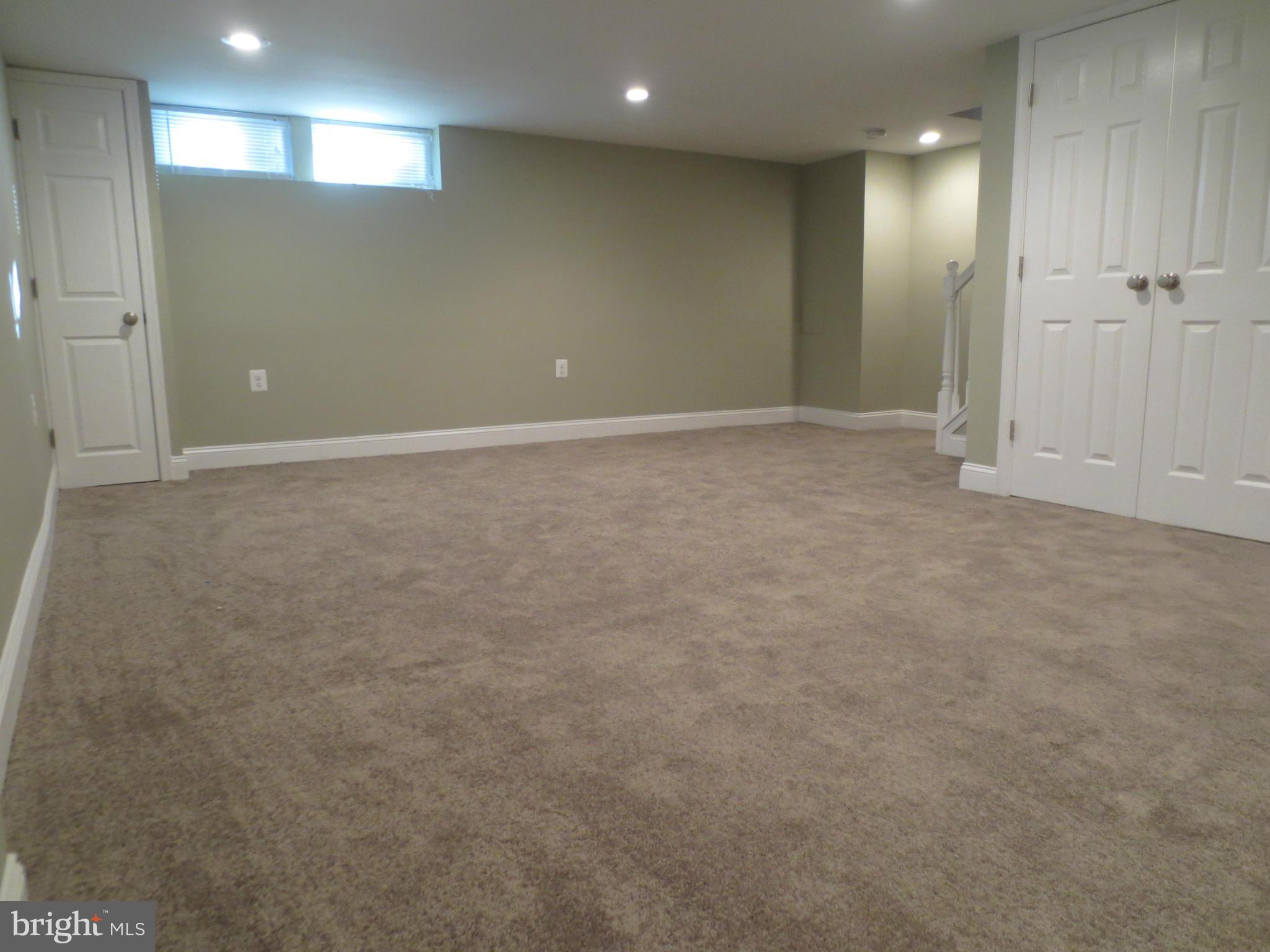 1704 Heathfield Road Baltimore, MD 21239 - Photo 20 of 28 Large Family Room