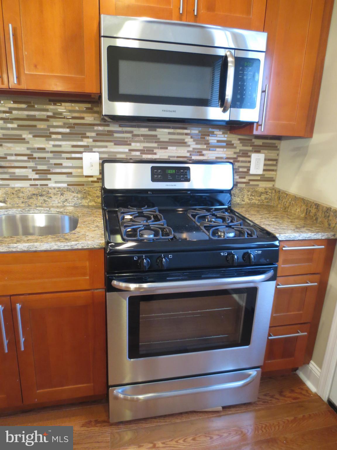 1704 Heathfield Road Baltimore, MD 21239 - Photo 5 of 28 Stainless appliances