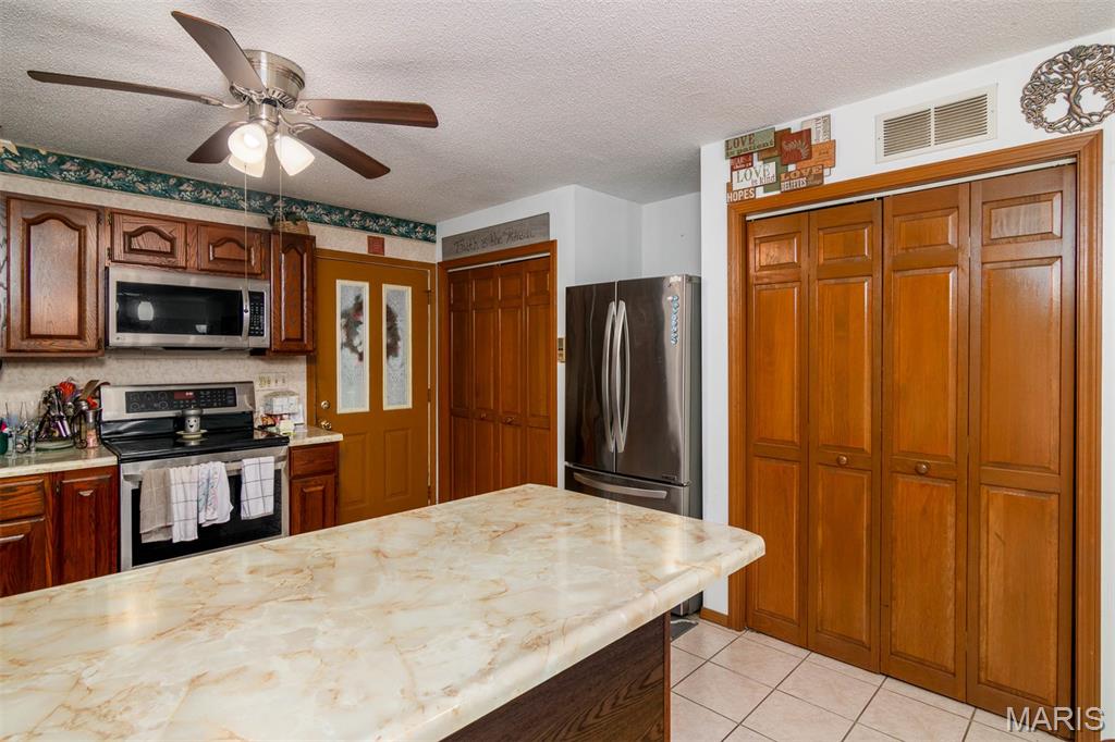1104 Summerfield Road St. Jacob, IL 62281 - Photo 12 of 31 Gallery Image 12