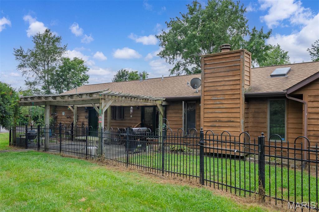 1104 Summerfield Road St. Jacob, IL 62281 - Photo 3 of 31 Gallery Image 3