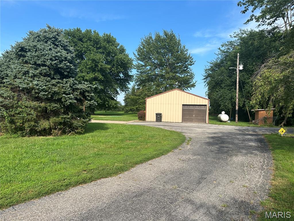 1104 Summerfield Road St. Jacob, IL 62281 - Photo 5 of 31 Gallery Image 5