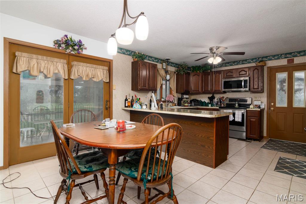 1104 Summerfield Road St. Jacob, IL 62281 - Photo 10 of 31 Gallery Image 10