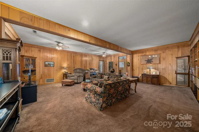 $612,500 | 335 Lake Cir Drive, Hendersonville, NC 28792