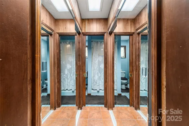 $612,500 | 335 Lake Cir Drive, Hendersonville, NC 28792