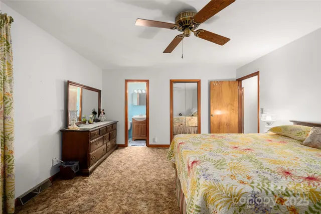 $612,500 | 335 Lake Cir Drive, Hendersonville, NC 28792