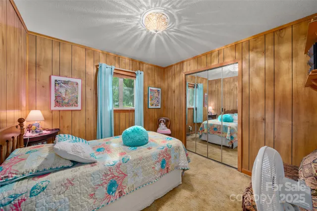 $612,500 | 335 Lake Cir Drive, Hendersonville, NC 28792