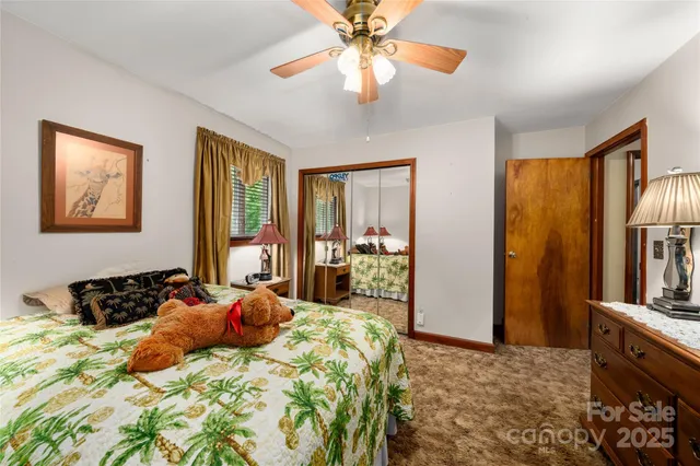 $612,500 | 335 Lake Cir Drive, Hendersonville, NC 28792