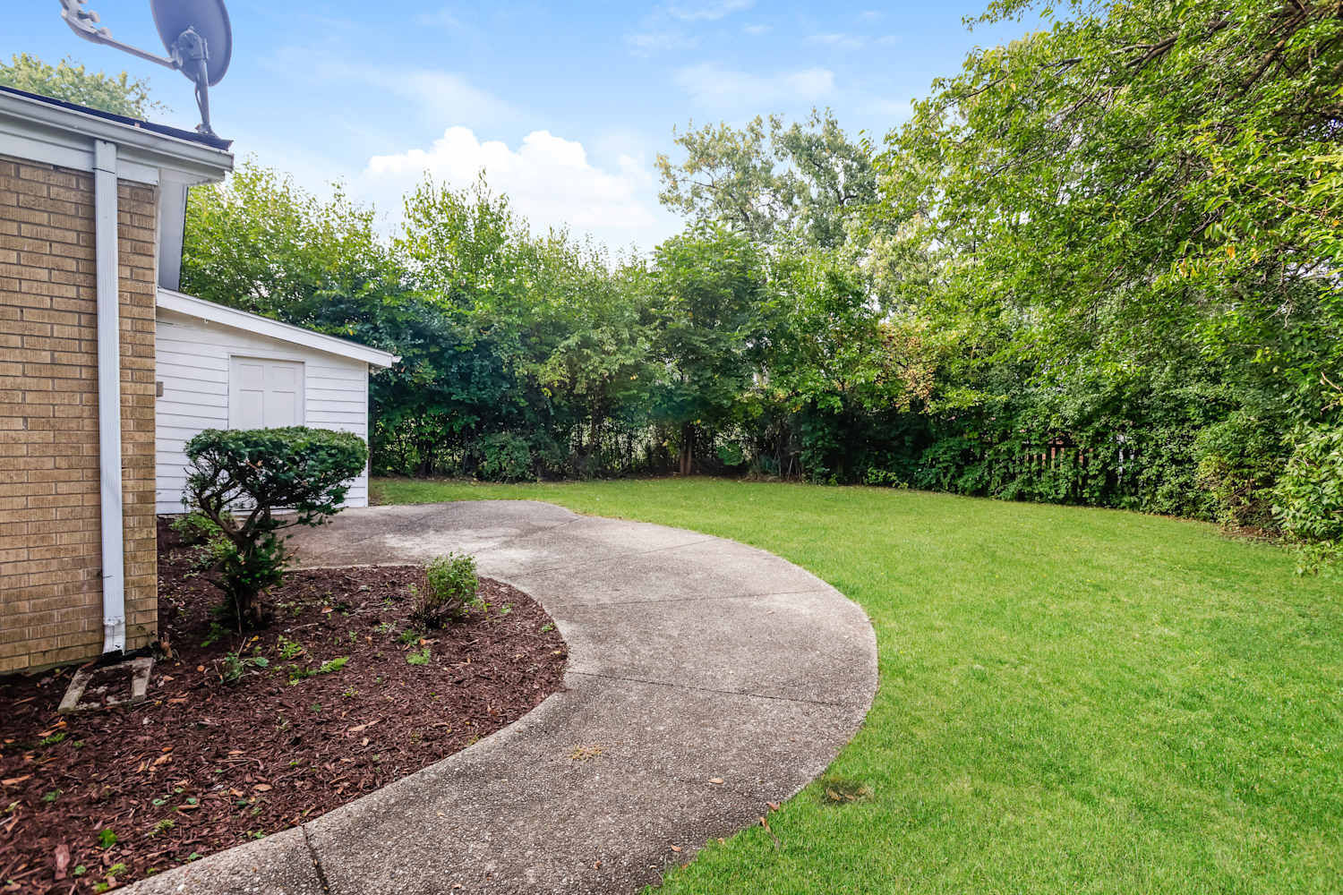 1462 Deerfield Road Deerfield, IL 60015 - Photo 13 of 14 a view of a backyard with a garden