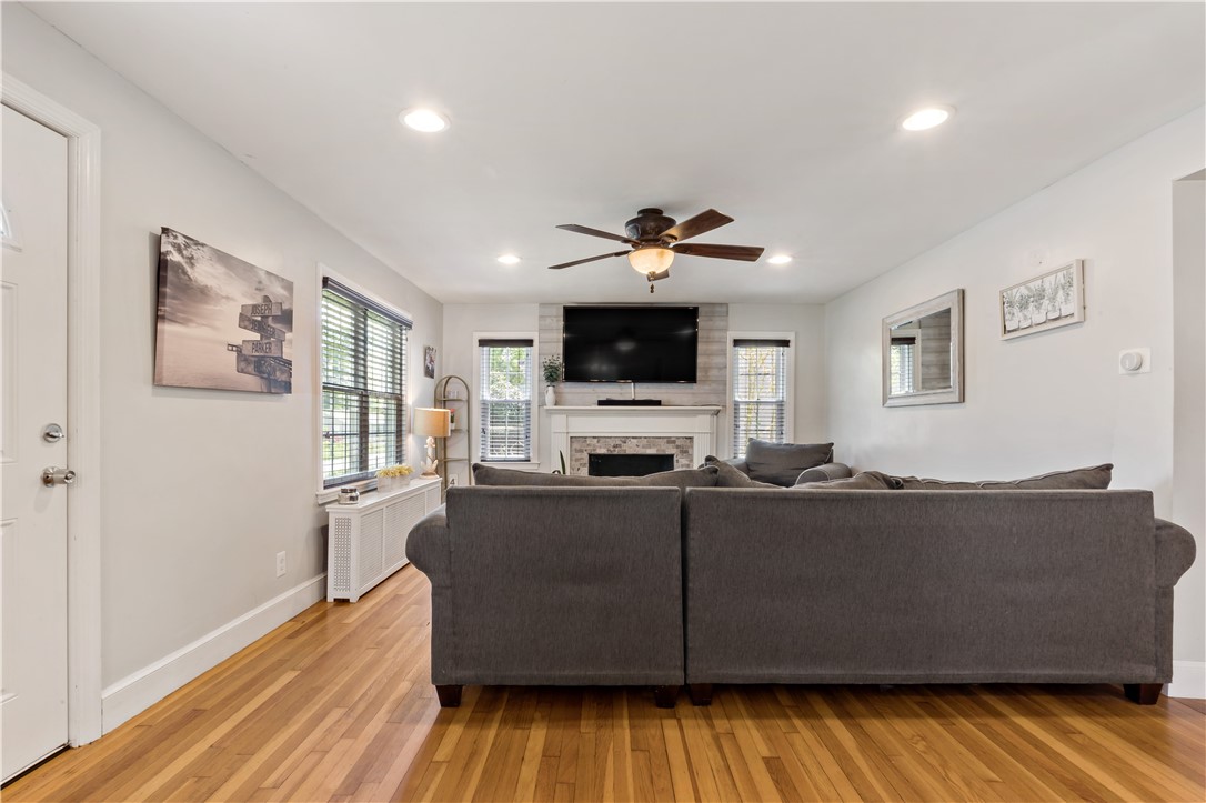30 Indian Road East Providence, RI 02915 - Photo 17 of 47 Gallery Image 17