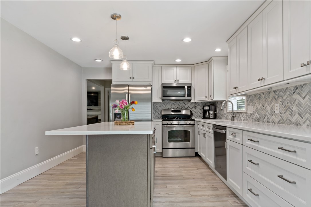 30 Indian Road East Providence, RI 02915 - Photo 5 of 47 Gallery Image 5