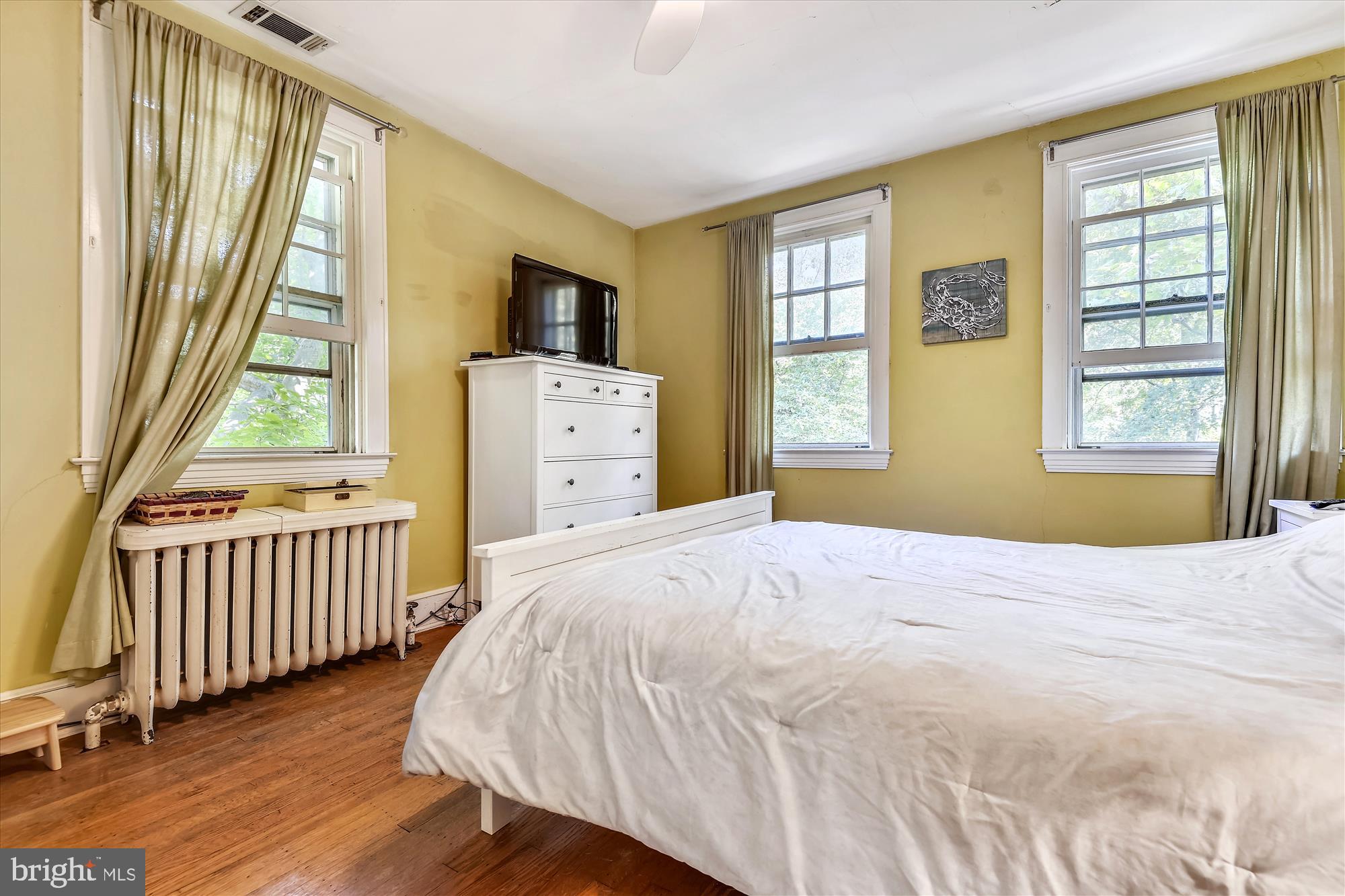4804 Wilmslow Road Baltimore, MD 21210 - Photo 33 of 60 Primary bedroom