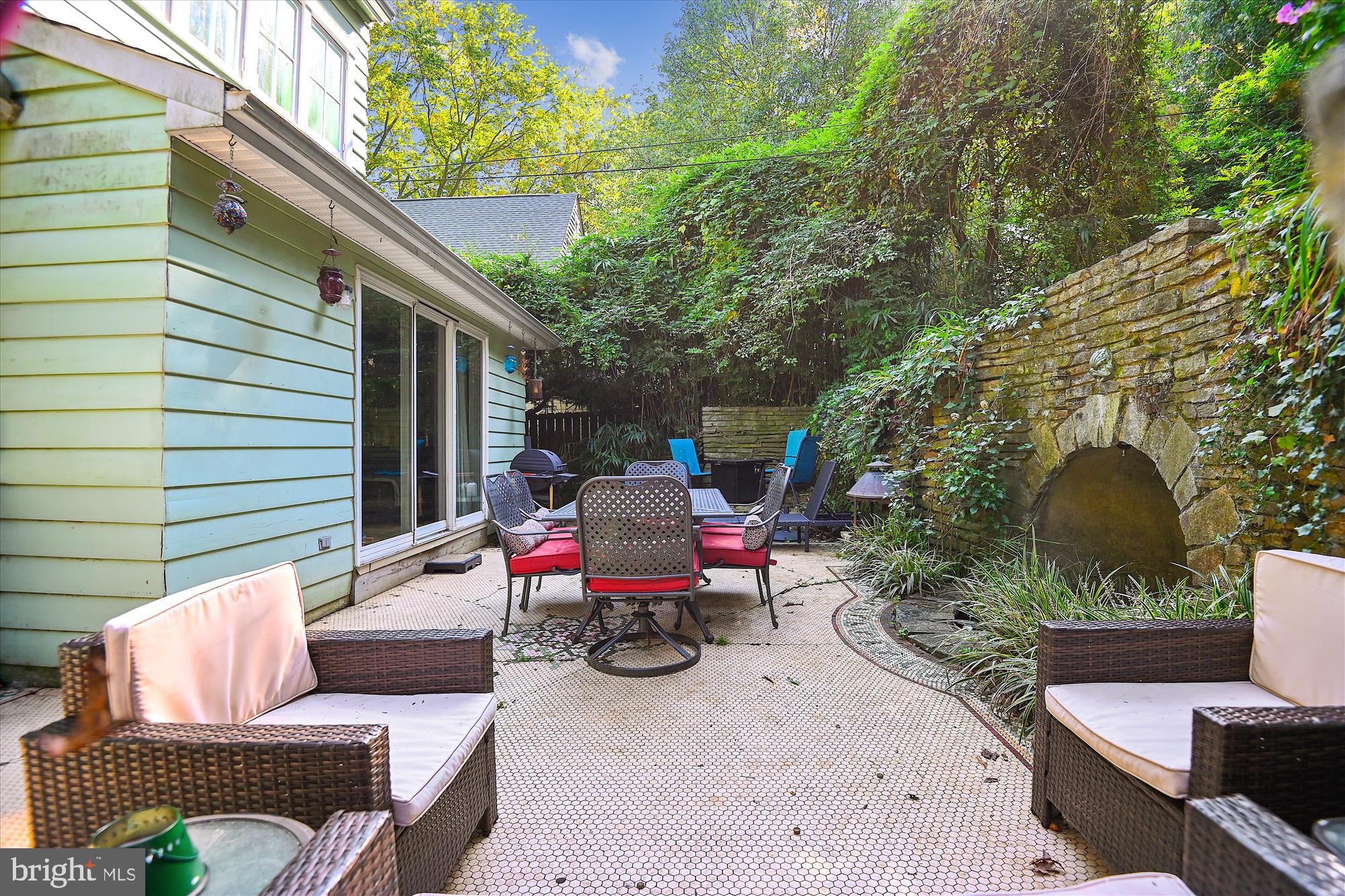 4804 Wilmslow Road Baltimore, MD 21210 - Photo 52 of 60 Patio with fountain