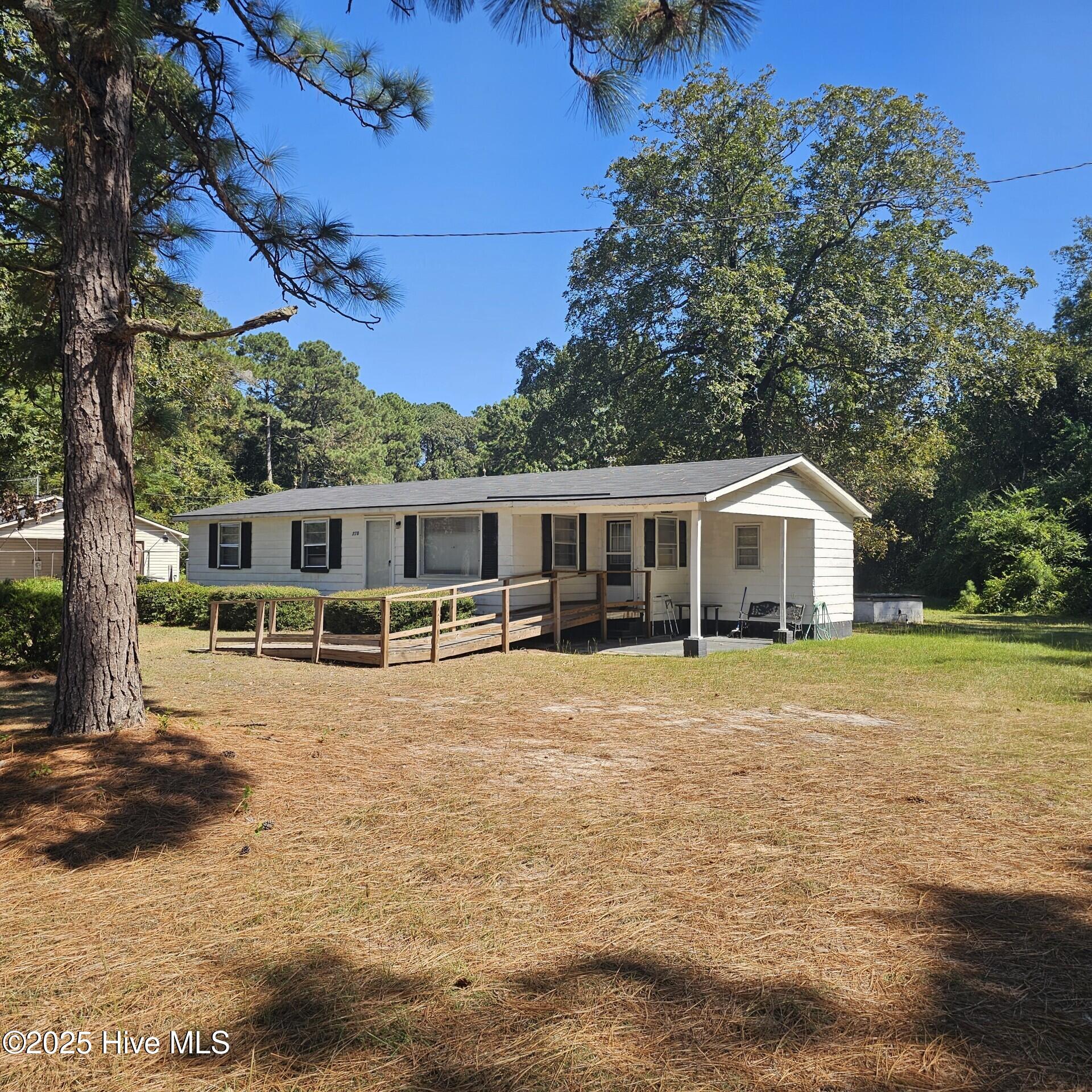 770 Simmons Road Clinton, NC 28328 - Photo 2 of 16 thumbnail_1000010064