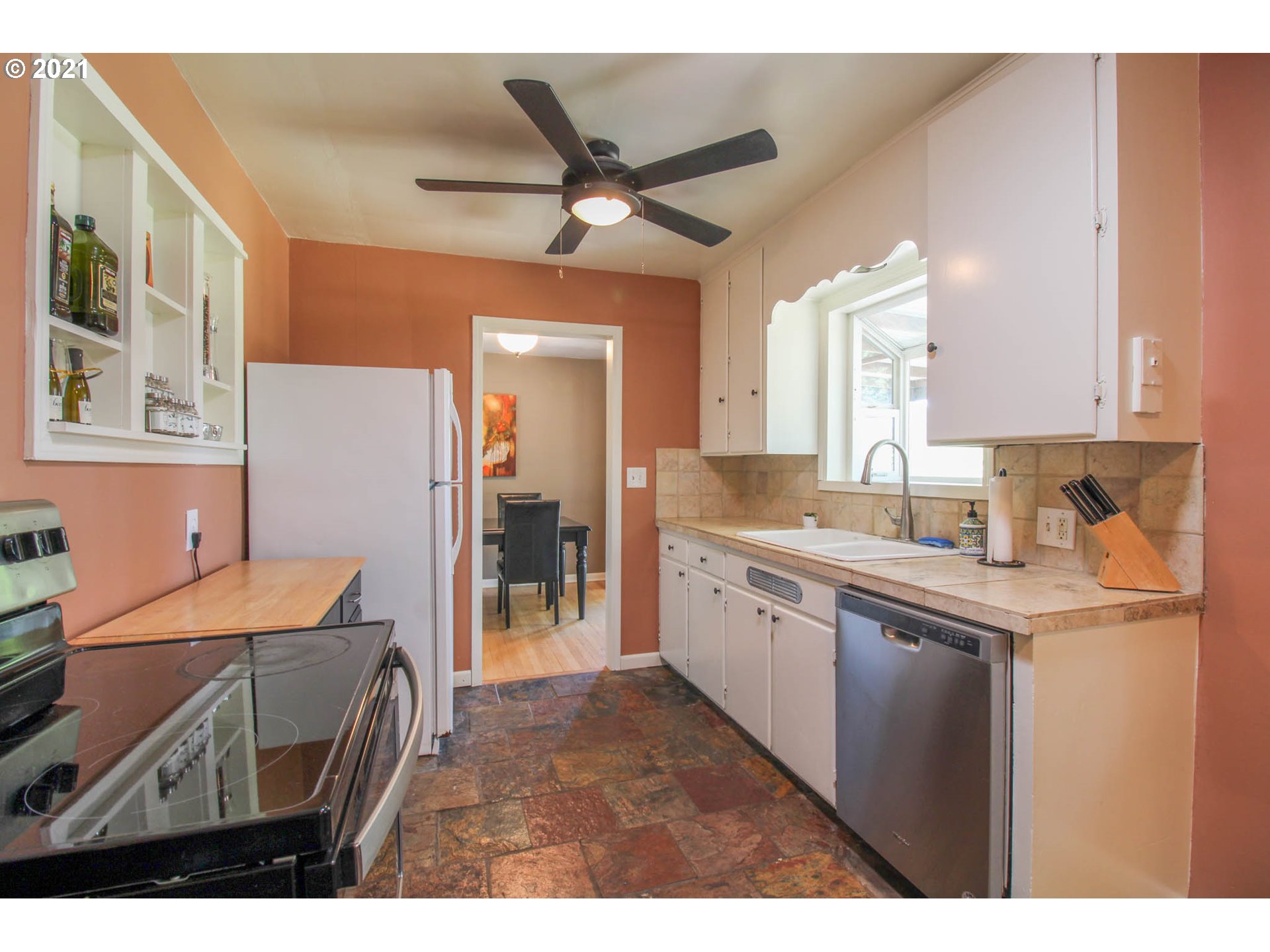 2328 Don Street Springfield, OR 97477 - Photo 14 of 27