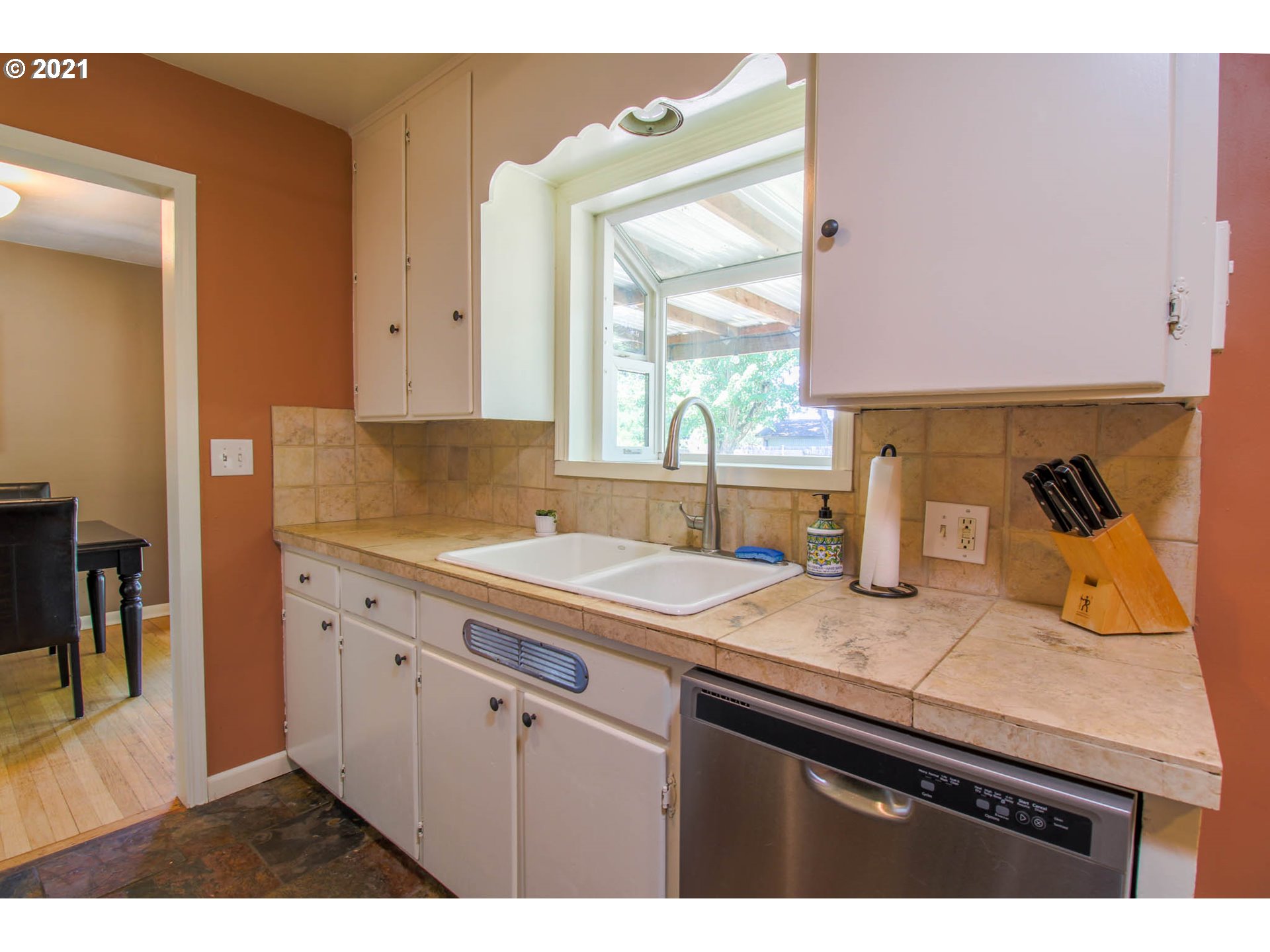 2328 Don Street Springfield, OR 97477 - Photo 15 of 27