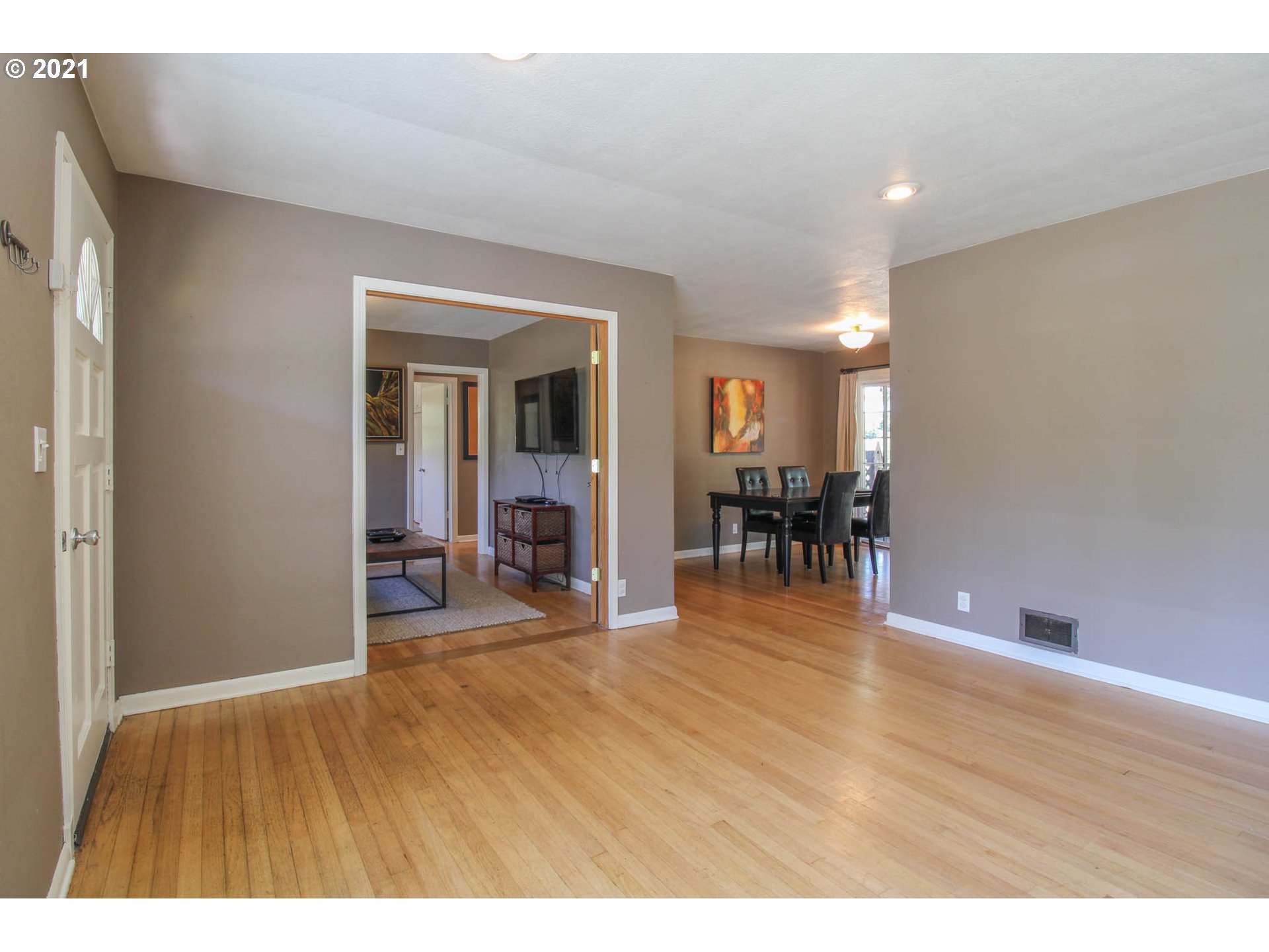2328 Don Street Springfield, OR 97477 - Photo 7 of 27