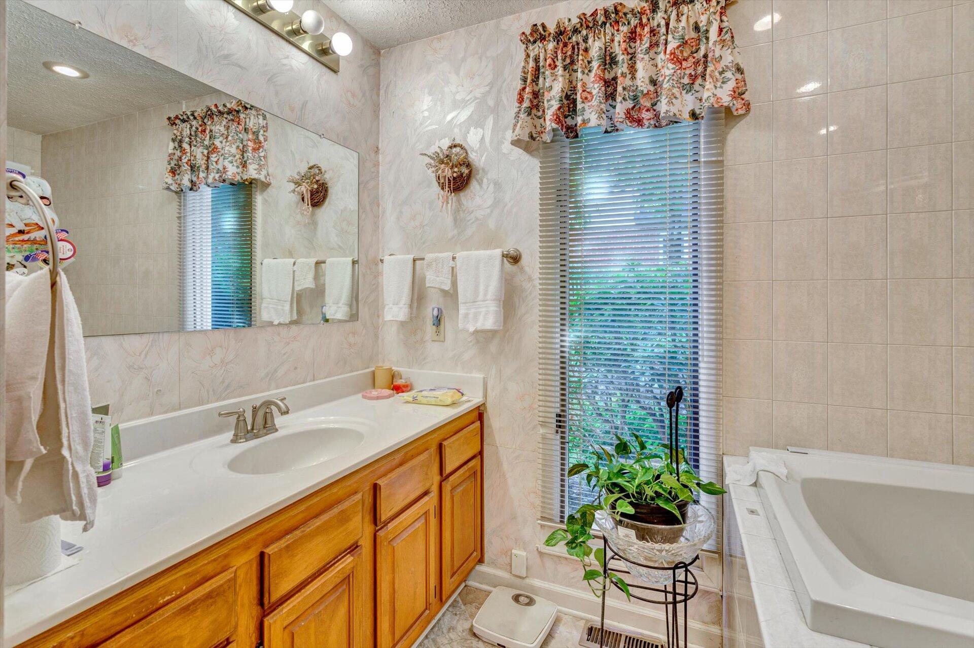 3443 Brymoor Road Southwest Roanoke, VA 24018 - Photo 15 of 31 15-091620210175