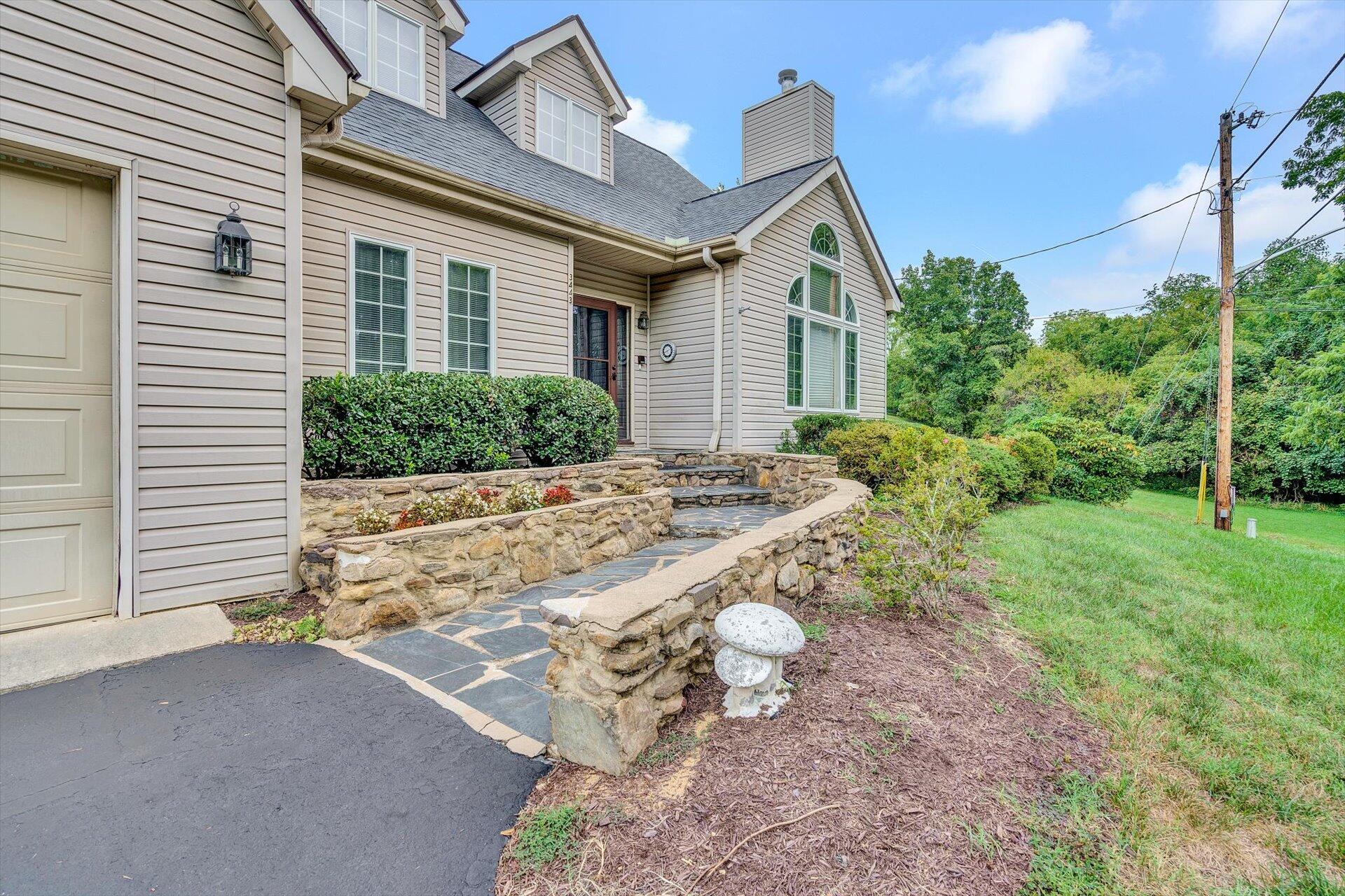 3443 Brymoor Road Southwest Roanoke, VA 24018 - Photo 4 of 31 04-091620210190