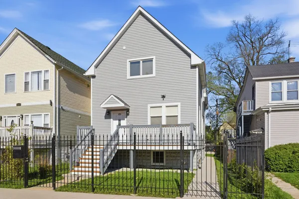 $405,000 | 633 North Latrobe Avenue, Chicago, IL 60644