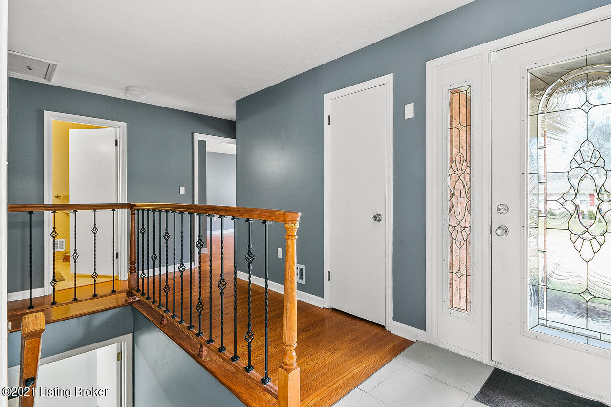1544 Knight Road Louisville, KY 40216 - Photo 27 of 49 11
