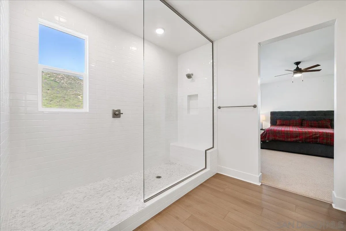 35562 Orchard Trail Fallbrook, CA 92028 - Photo 21 of 53 Primary Bath/Spa