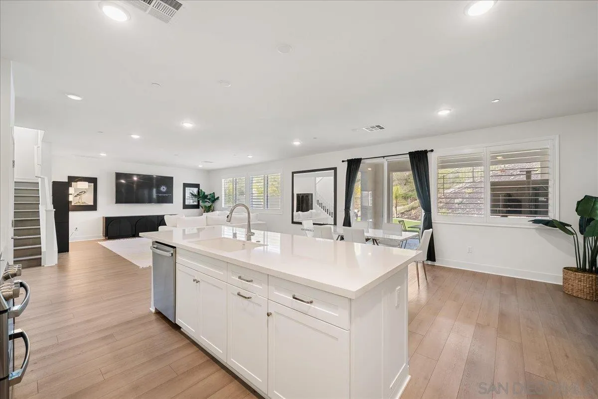 35562 Orchard Trail Fallbrook, CA 92028 - Photo 7 of 57 Kitchen