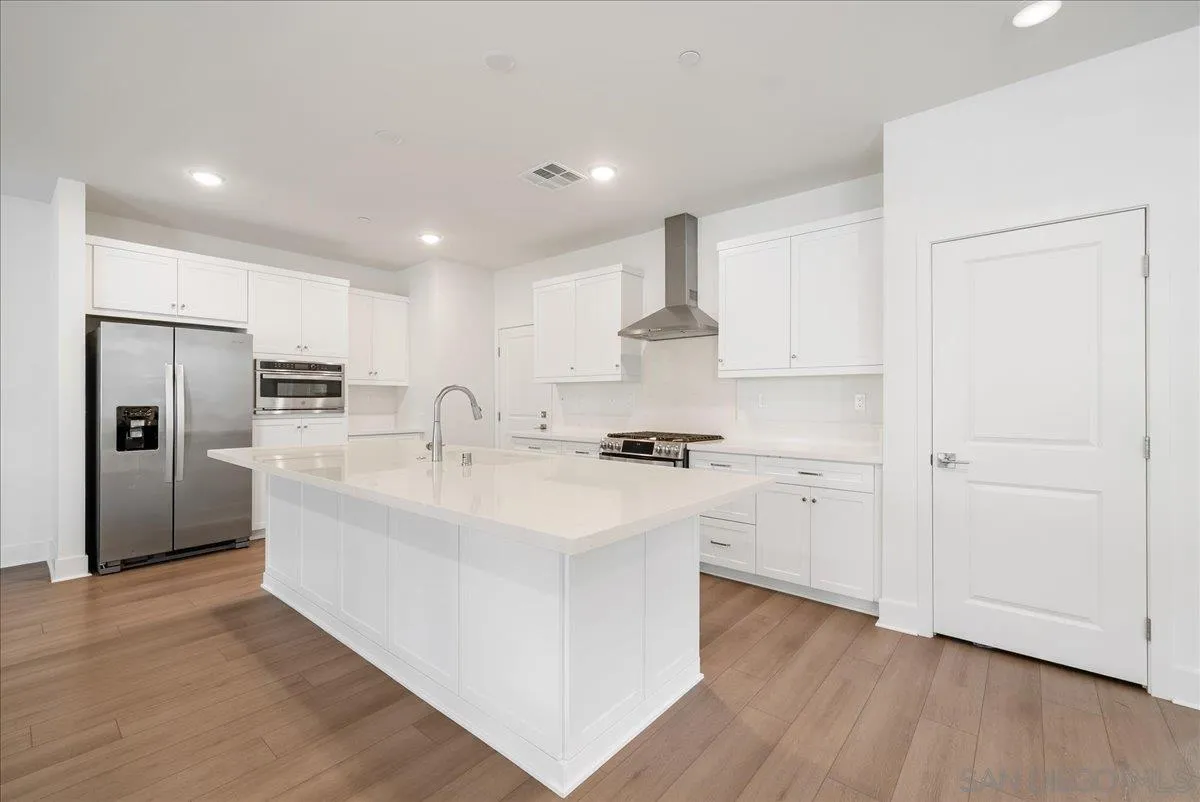 35562 Orchard Trail Fallbrook, CA 92028 - Photo 9 of 57 Kitchen