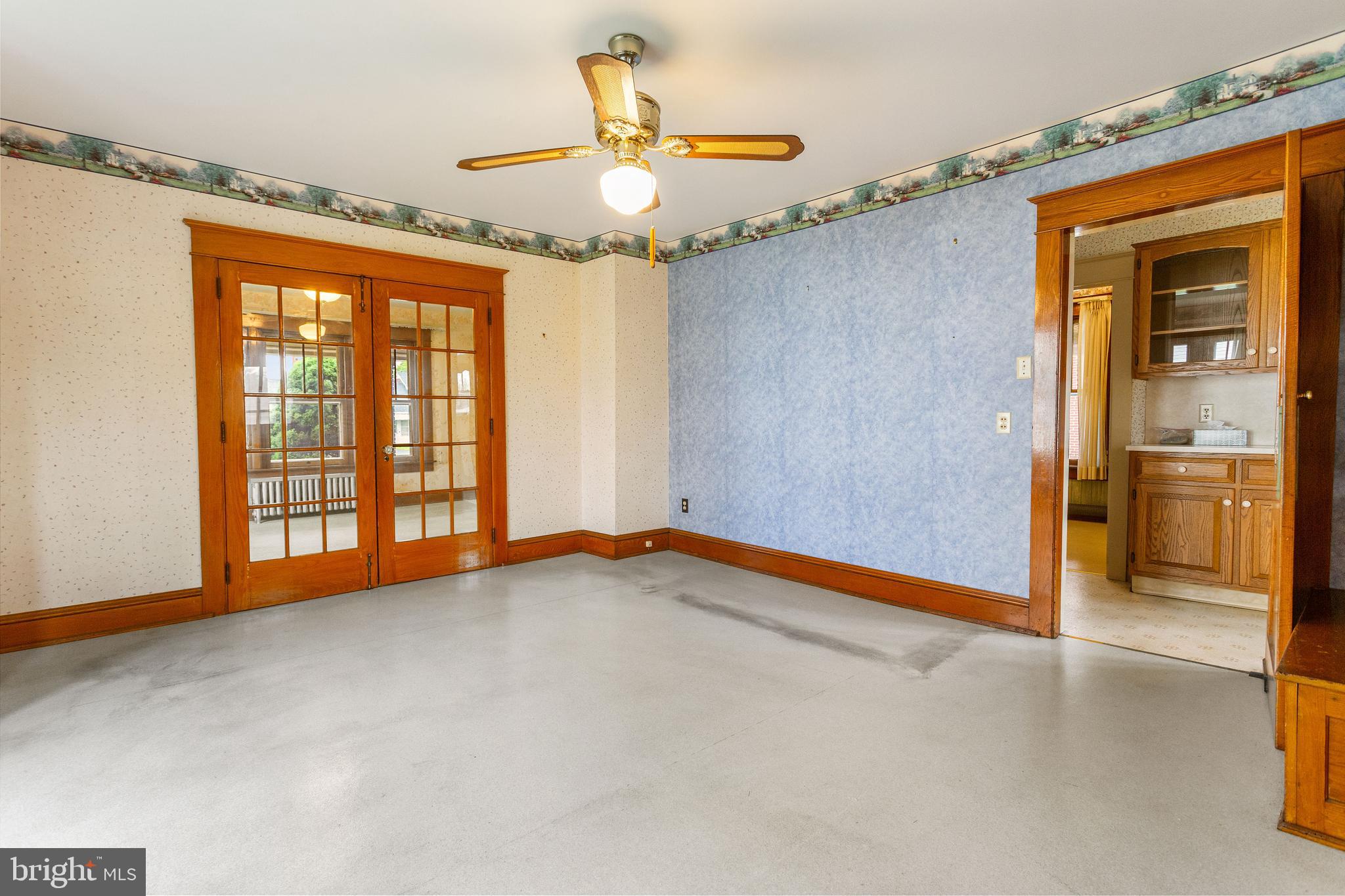 837 Broadway Hanover, PA 17331 - Photo 8 of 35 Dining Room