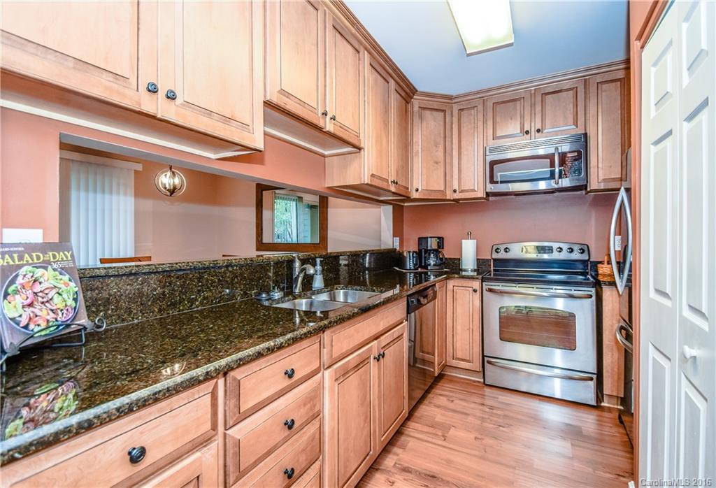 19835 Henderson Road, Unit B Cornelius, NC 28031 - Photo 15 of 24 Gallery Image 15
