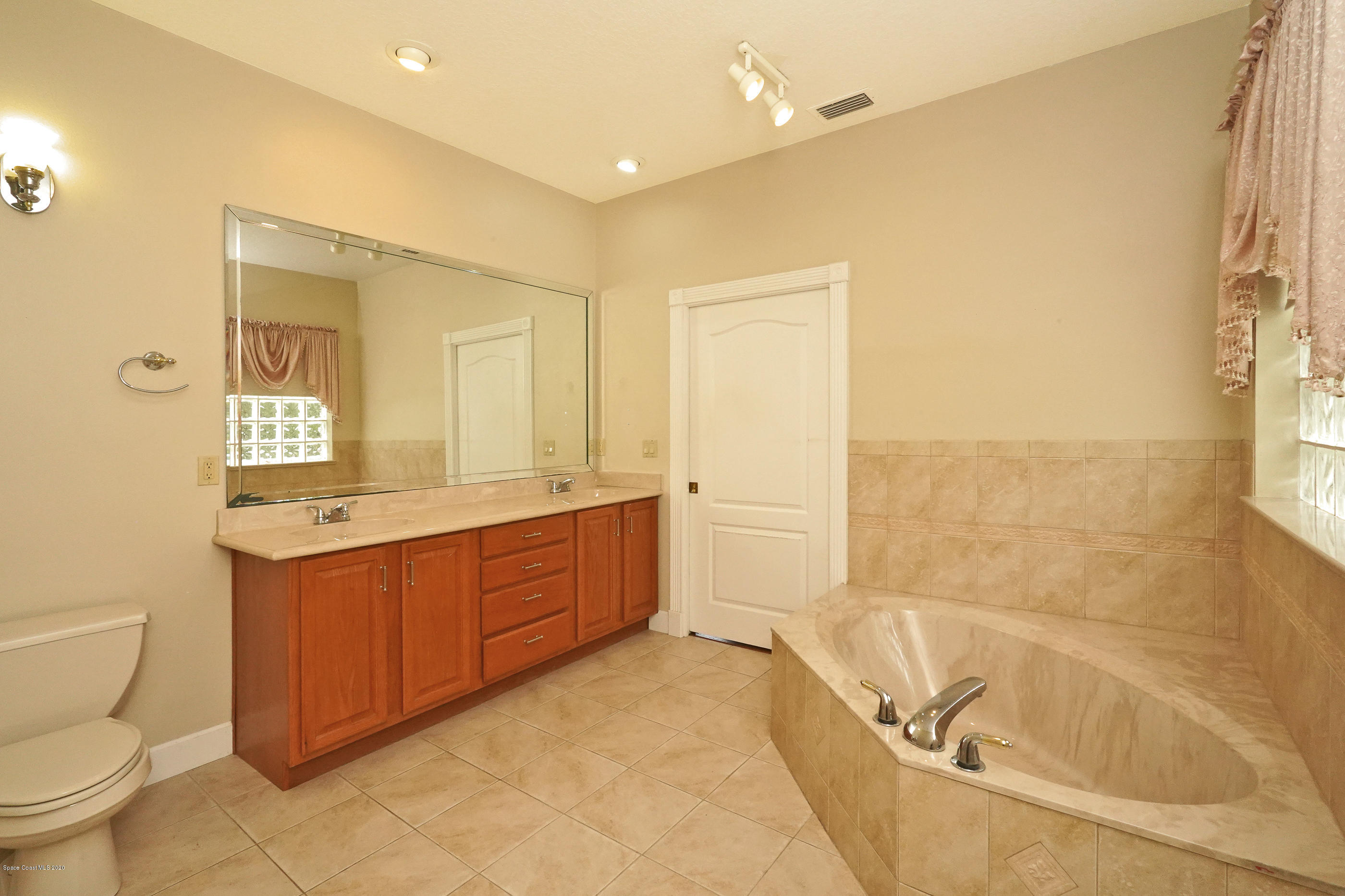 3445 Carter Road Mims, FL 32754 - Photo 22 of 38 Master Bath