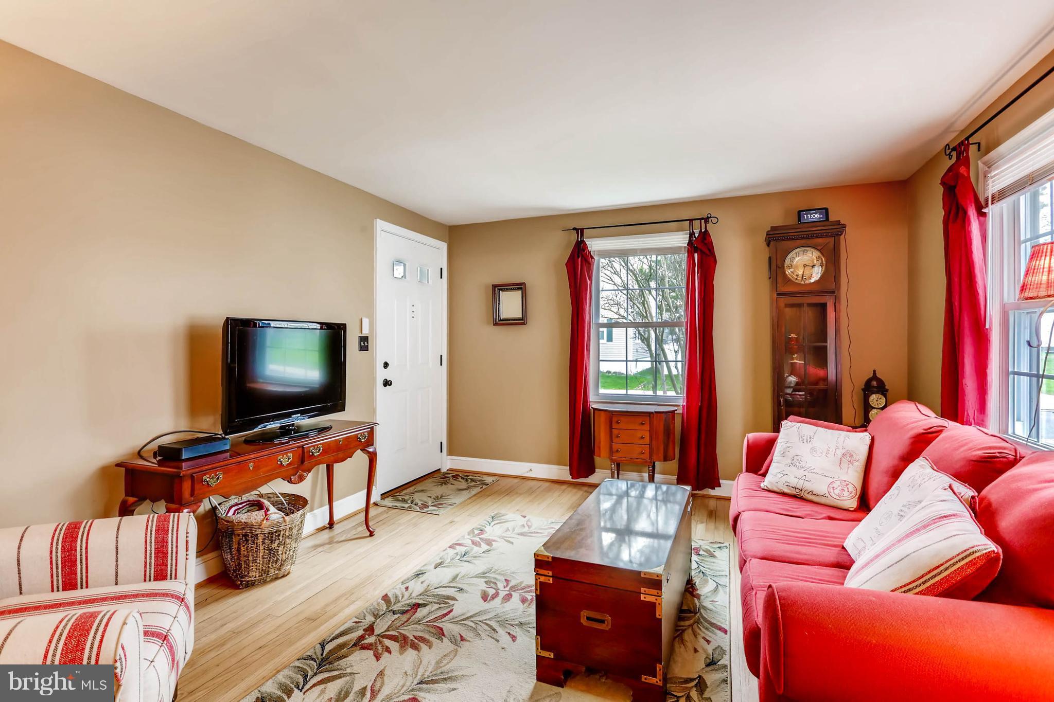 3125 Acton Road Baltimore, MD 21234 - Photo 4 of 28 Living Room