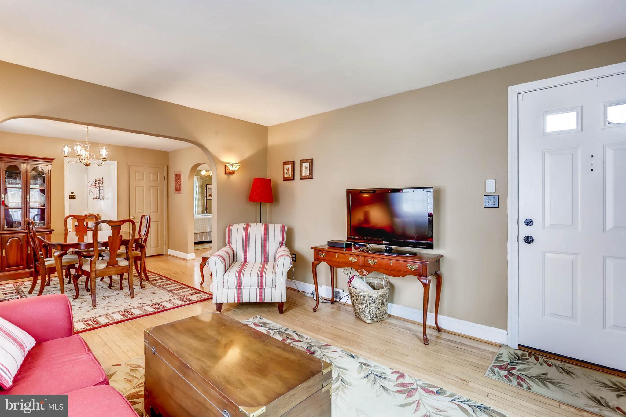 3125 Acton Road Baltimore, MD 21234 - Photo 6 of 28 Living Room