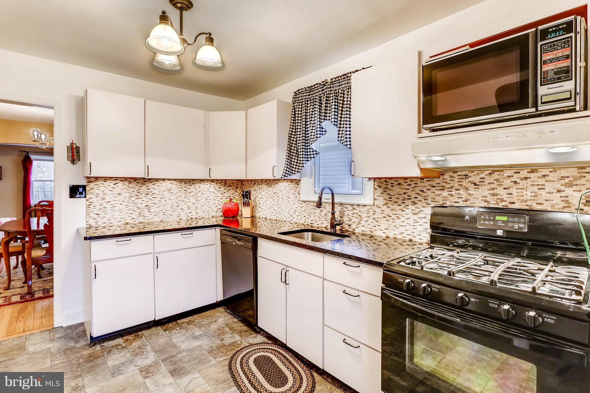 3125 Acton Road Baltimore, MD 21234 - Photo 8 of 28 Stylish Backsplash