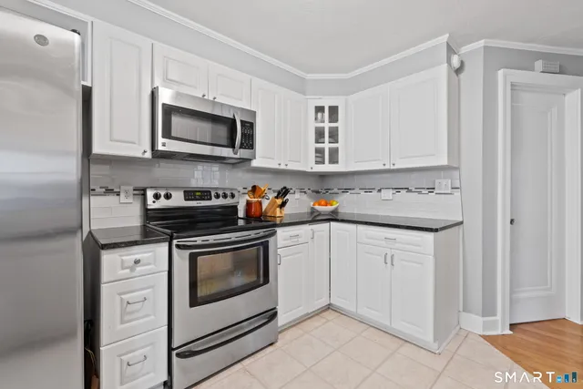 $499,000 | 36 Meadowbrook Road, West Hartford, CT 06107