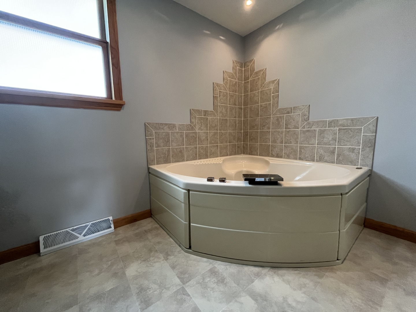 1014 Walnut Street Ottawa, IL 61350 - Photo 11 of 15