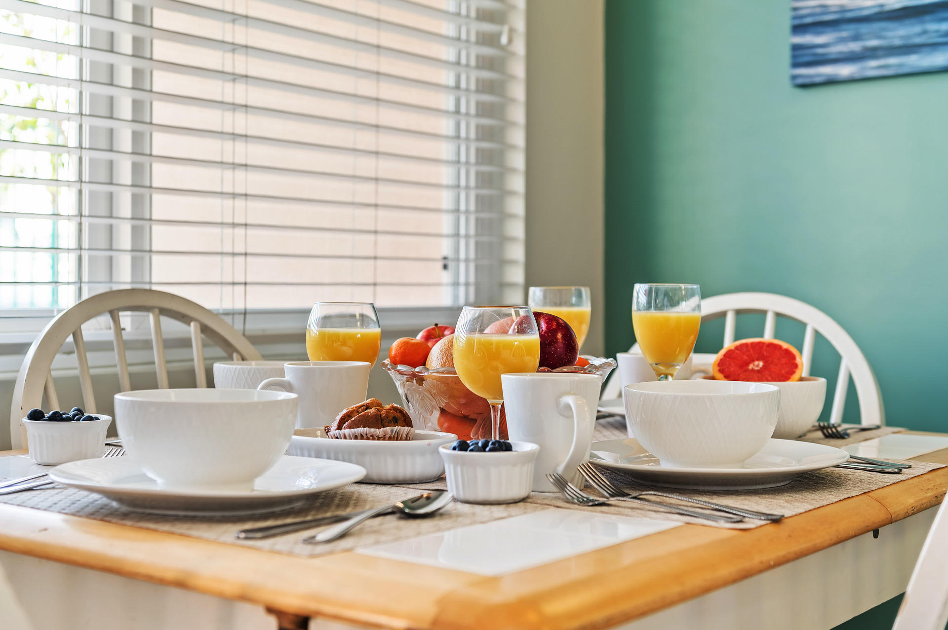 4975 Sandyland Road, Unit 103 Carpinteria, CA 93013 - Photo 9 of 19 07 - Dining